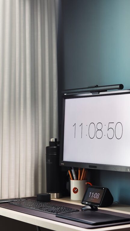 Simple and Effective Tips for Organizing Your Home Workspace